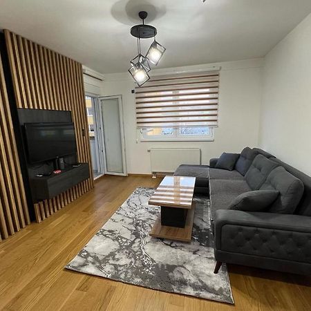 Stan Na Dan Viktor-Lukavica Apartment Sarajevo Luaran gambar