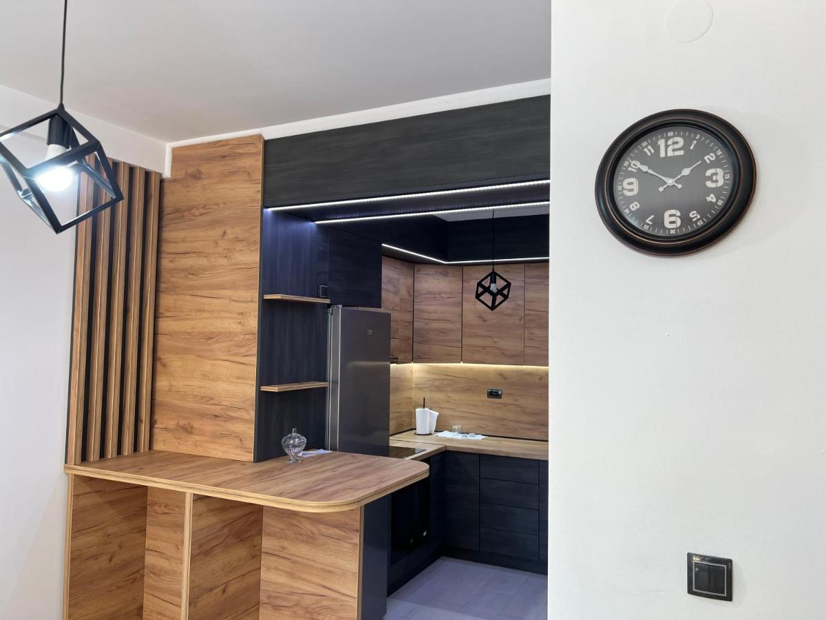 Stan Na Dan Viktor-Lukavica Apartment Sarajevo Luaran gambar