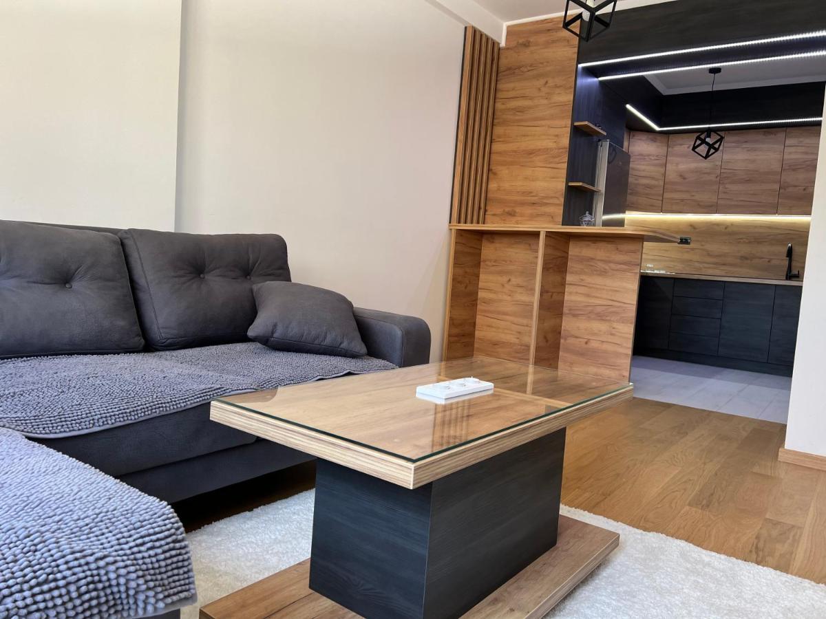Stan Na Dan Viktor-Lukavica Apartment Sarajevo Luaran gambar
