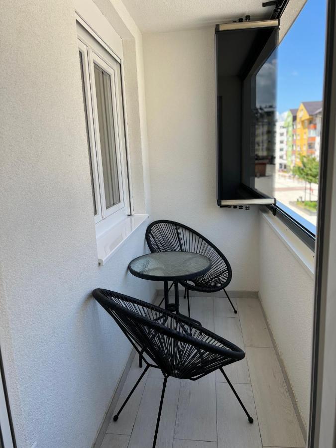 Stan Na Dan Viktor-Lukavica Apartment Sarajevo Luaran gambar