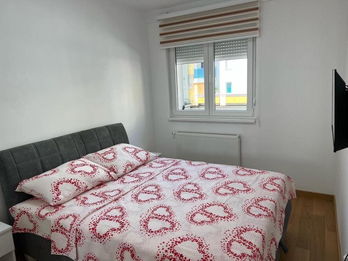 Stan Na Dan Viktor-Lukavica Apartment Sarajevo Luaran gambar