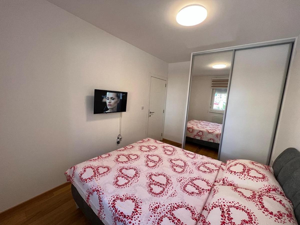 Stan Na Dan Viktor-Lukavica Apartment Sarajevo Luaran gambar