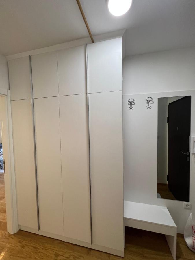 Stan Na Dan Viktor-Lukavica Apartment Sarajevo Luaran gambar