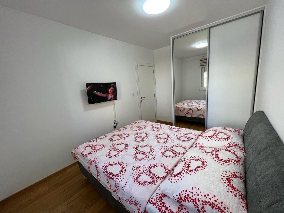Stan Na Dan Viktor-Lukavica Apartment Sarajevo Luaran gambar