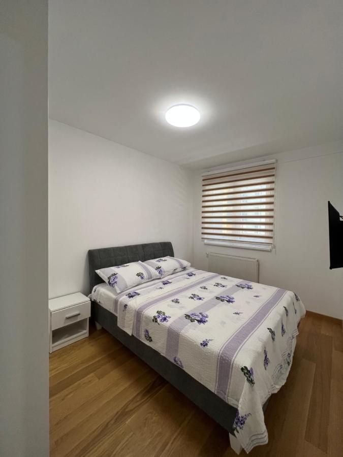 Stan Na Dan Viktor-Lukavica Apartment Sarajevo Luaran gambar