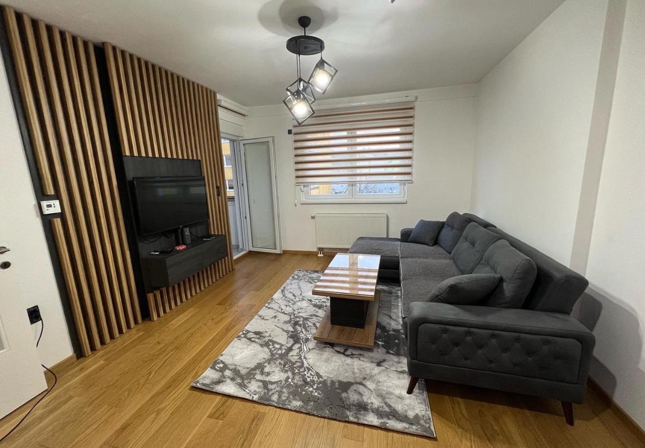 Stan Na Dan Viktor-Lukavica Apartment Sarajevo Luaran gambar