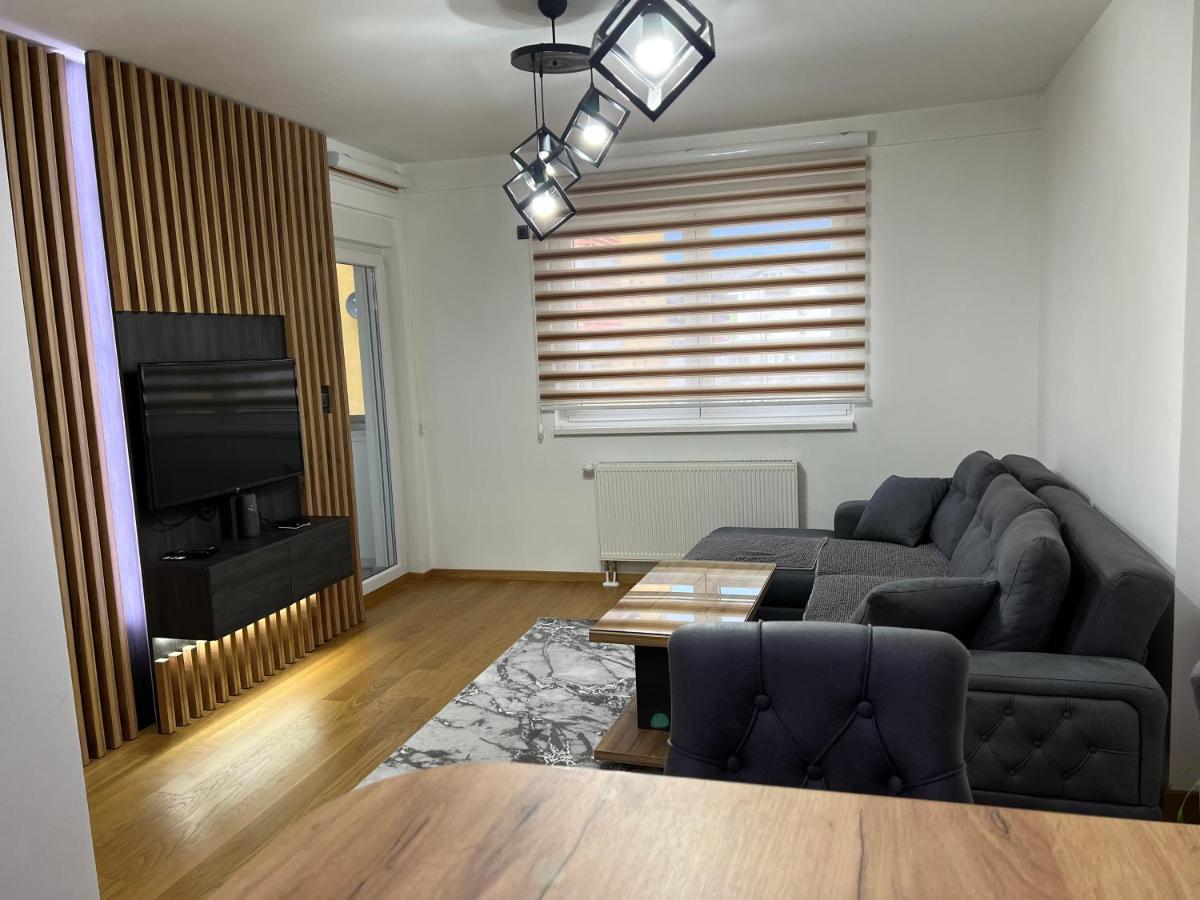 Stan Na Dan Viktor-Lukavica Apartment Sarajevo Luaran gambar