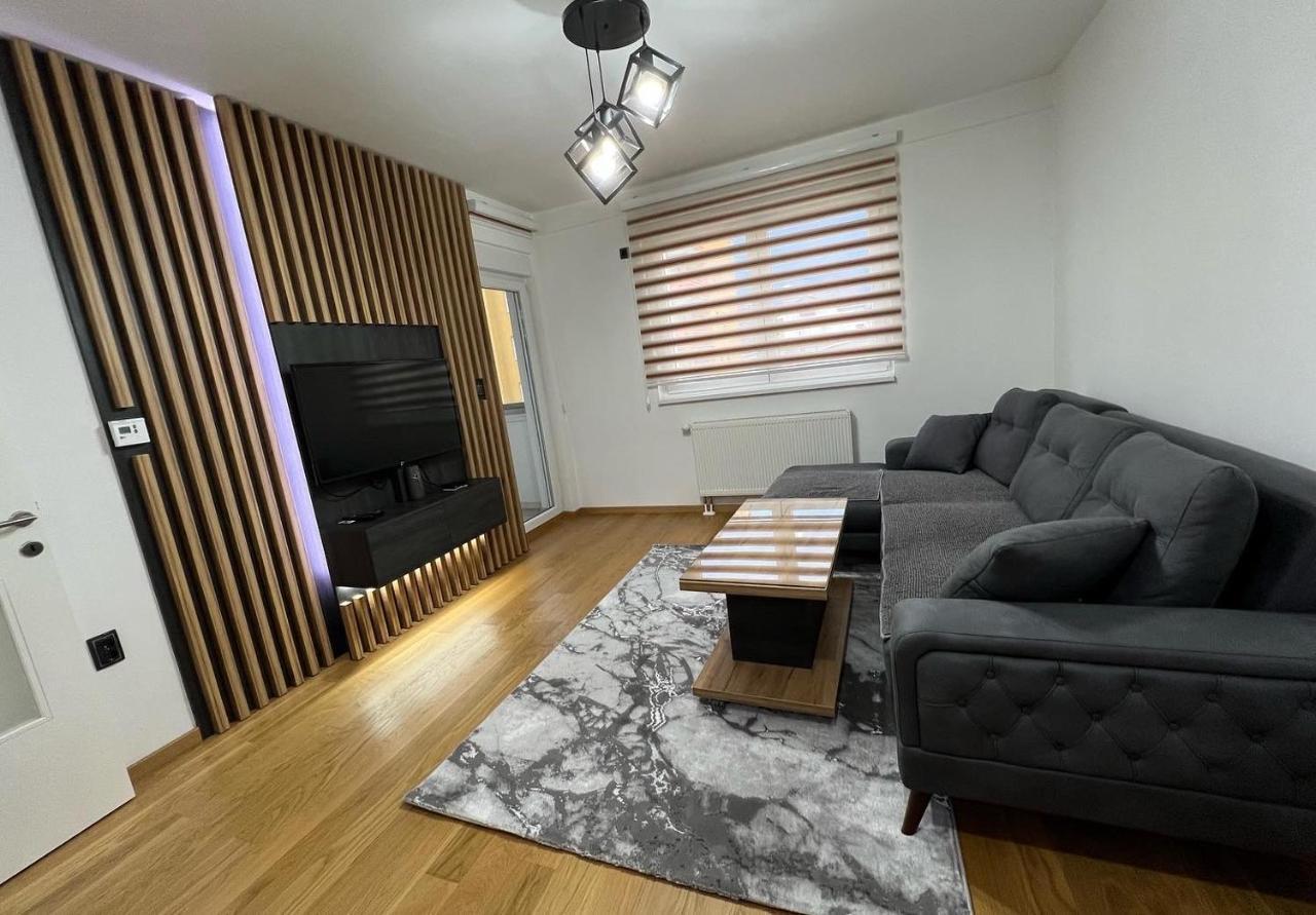 Stan Na Dan Viktor-Lukavica Apartment Sarajevo Luaran gambar