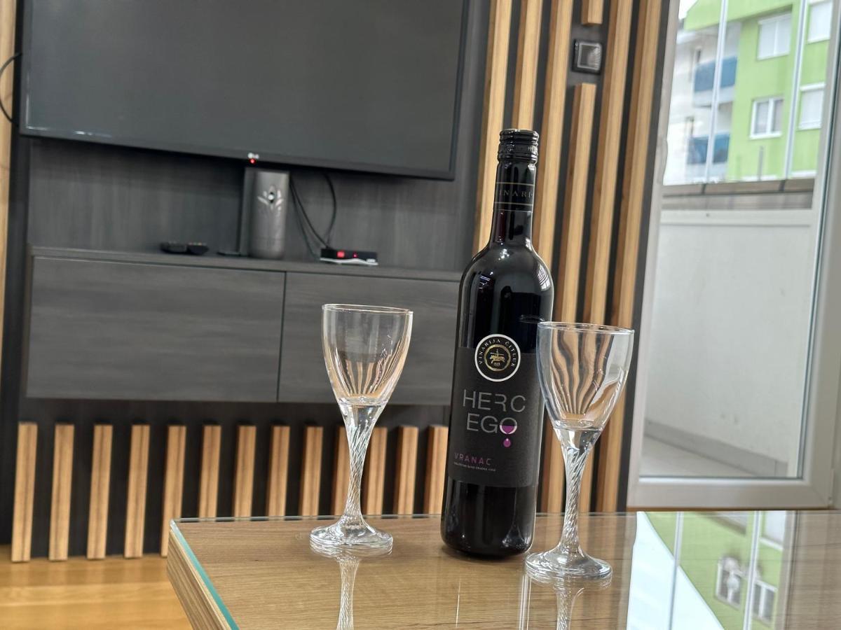 Stan Na Dan Viktor-Lukavica Apartment Sarajevo Luaran gambar