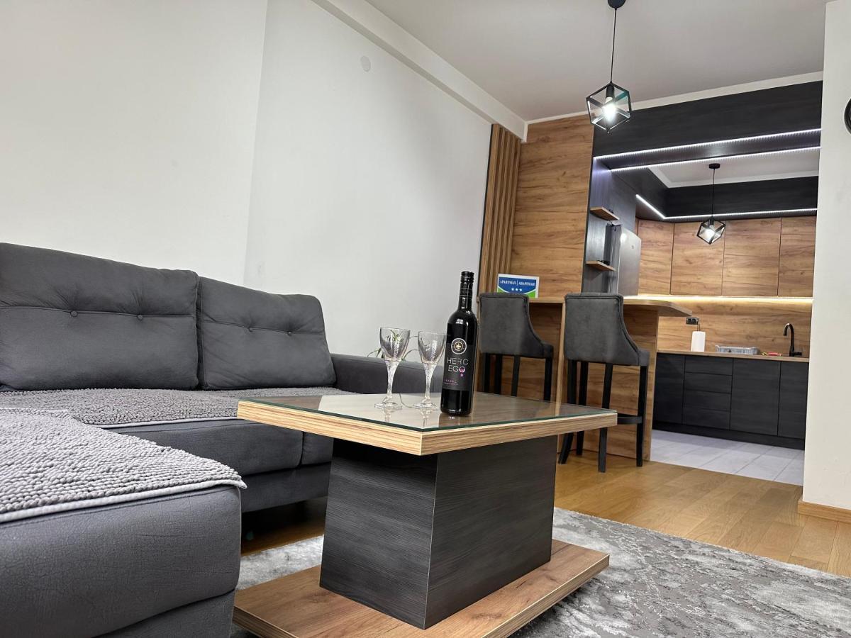 Stan Na Dan Viktor-Lukavica Apartment Sarajevo Luaran gambar