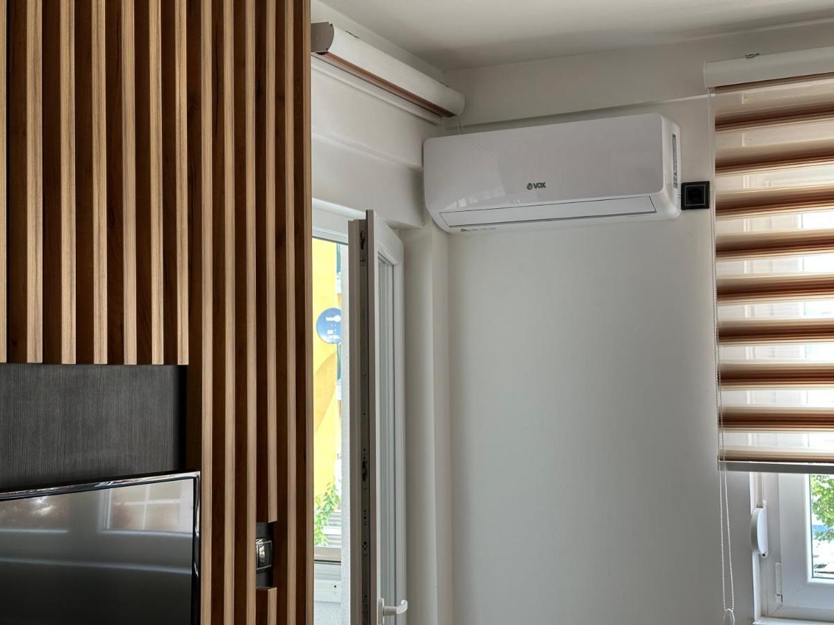 Stan Na Dan Viktor-Lukavica Apartment Sarajevo Luaran gambar